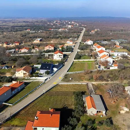 With A Parking Space Poljica, Zadar - 21807 ヴーシ